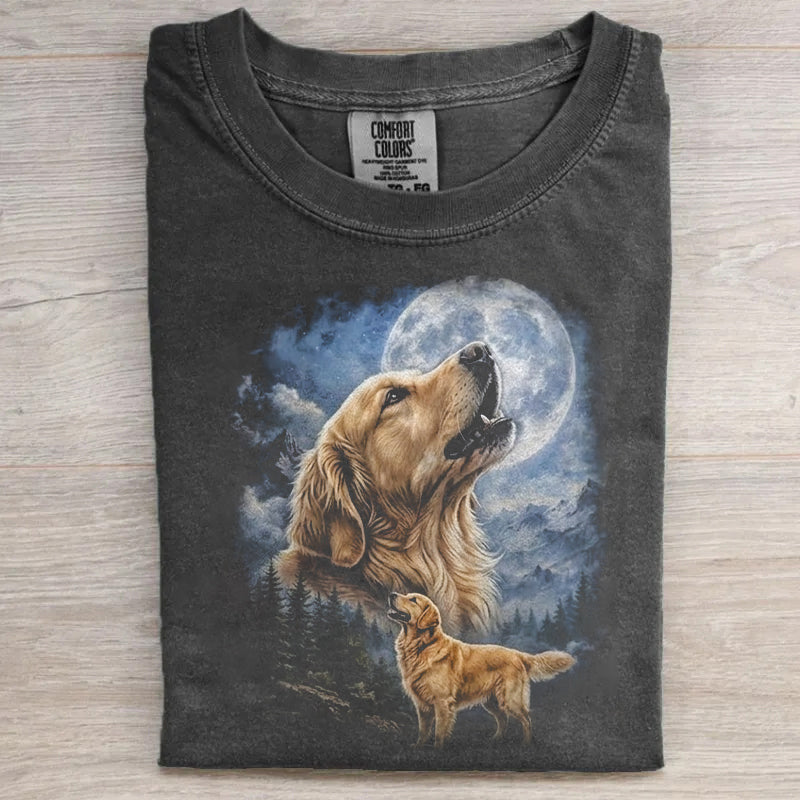 Golden Retriever Howling Moon Graphic T-shirt